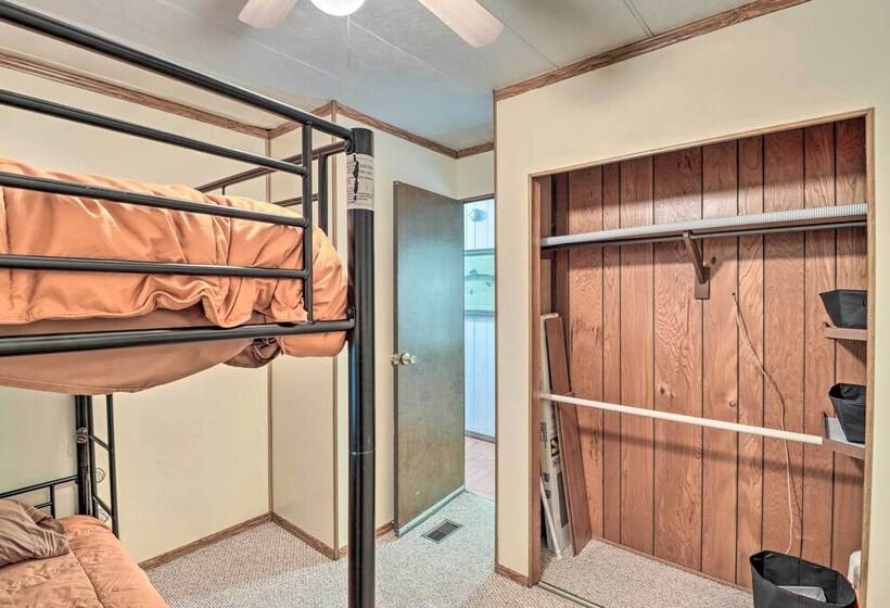 Edgemont Home W/ Deck ~ 9 Mi To Greers Ferry Lake!