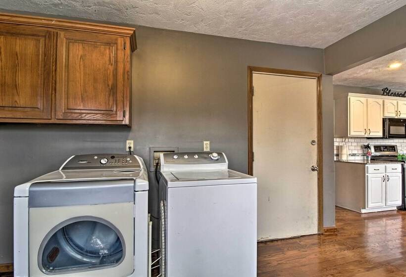 Tranquil Family Home W/ Yard, 14 Mi To Springfield