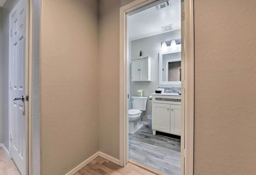 Southeast Gilbert Home W/ Private Pool & Hot Tub!