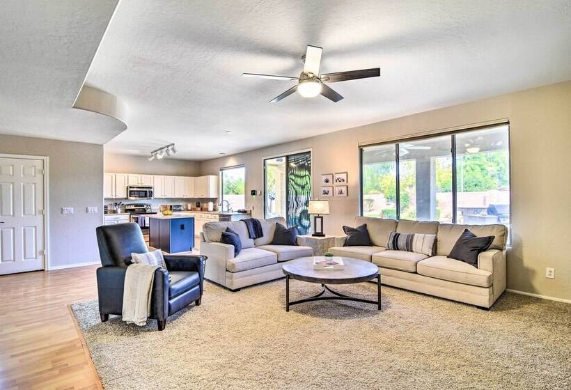 Southeast Gilbert Home W/ Private Pool & Hot Tub!