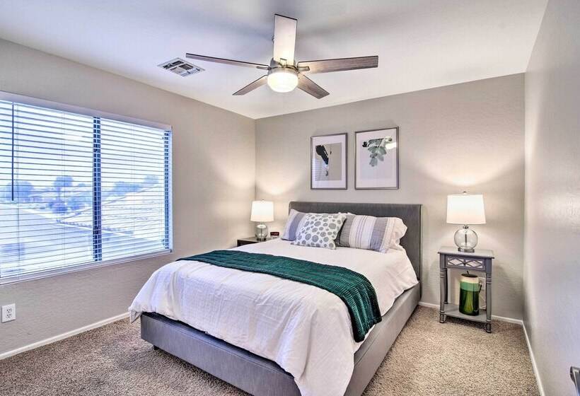 Southeast Gilbert Home W/ Private Pool & Hot Tub!