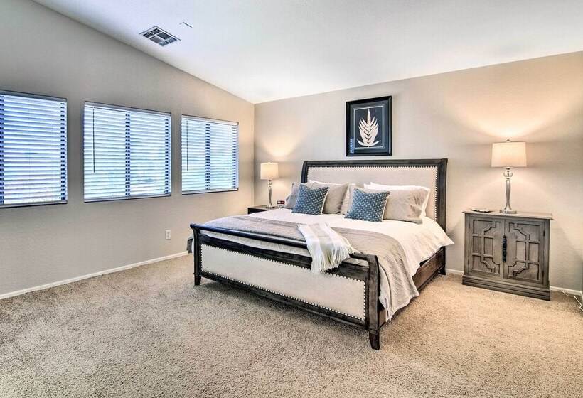 Southeast Gilbert Home W/ Private Pool & Hot Tub!