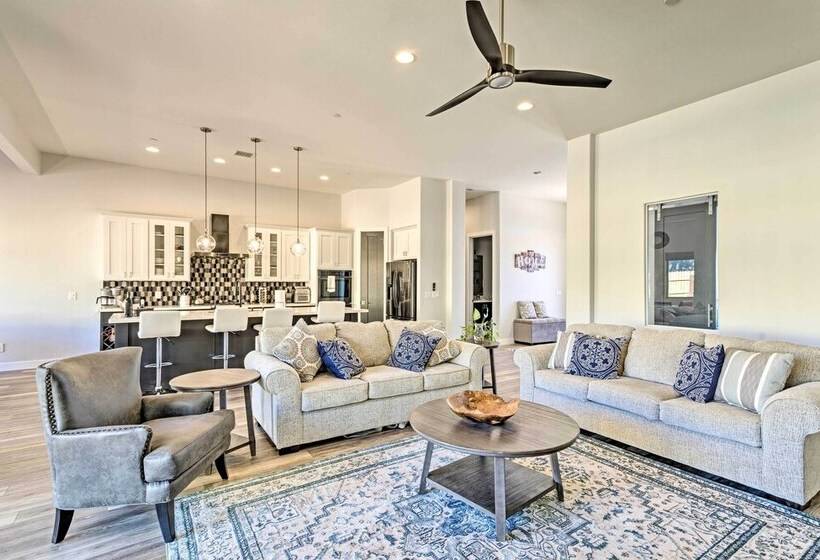 Tranquil Sedona Home With Fireplace & Hot Tub!