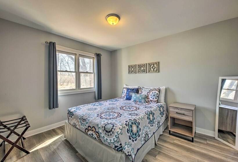 Twin Lakes Escape W/ Deck < 1 Mi To Beach!