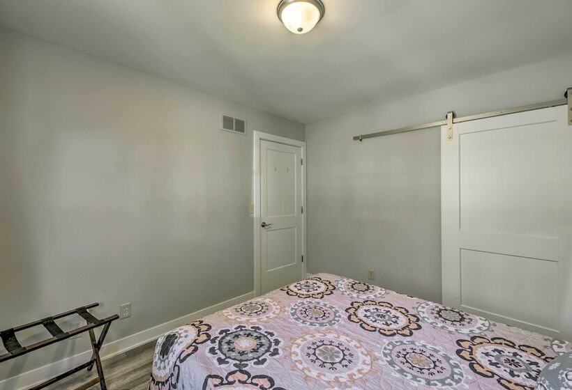 Twin Lakes Escape W/ Deck < 1 Mi To Beach!