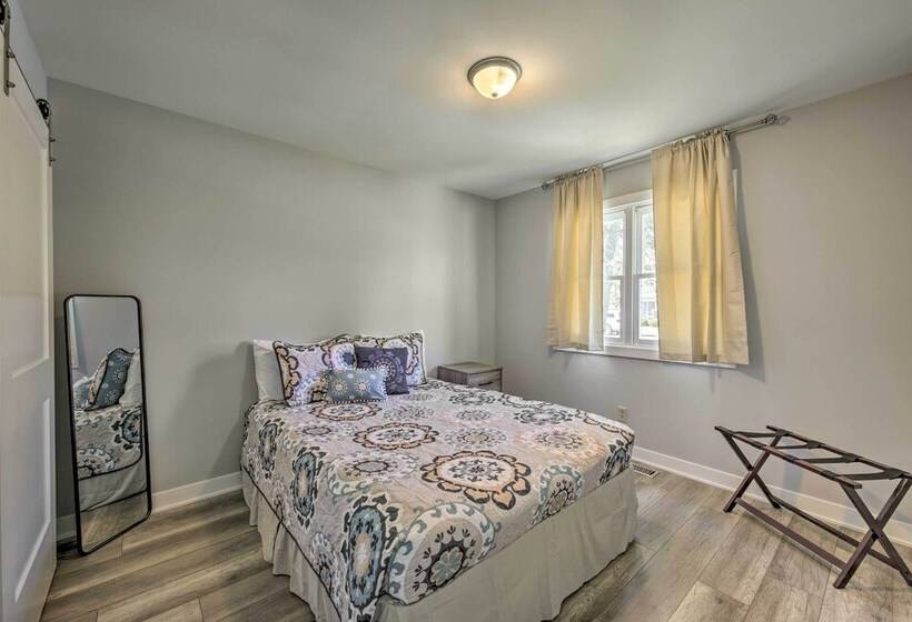 Twin Lakes Escape W/ Deck < 1 Mi To Beach!