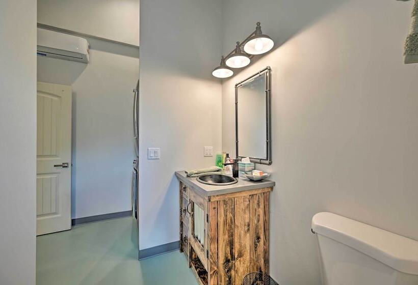 Unique Cornville Retreat W/ Game Room & Deck!