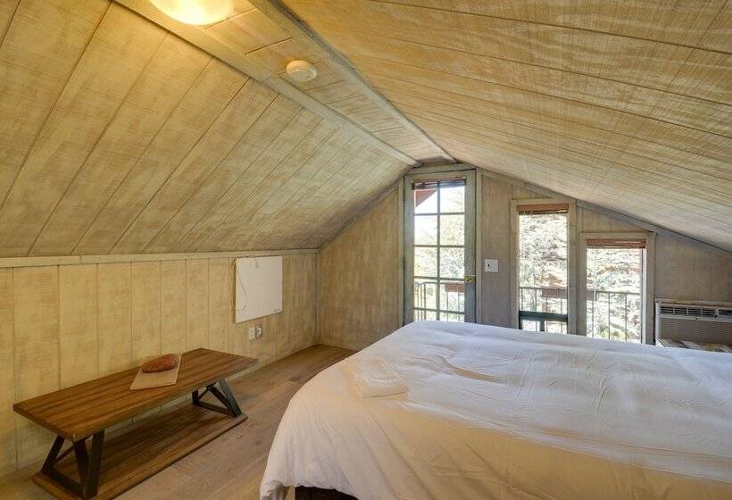 Unique Sedona Home W/ Mountain Views & Guest House