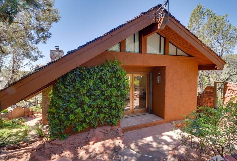 Unique Sedona Home W/ Mountain Views & Guest House