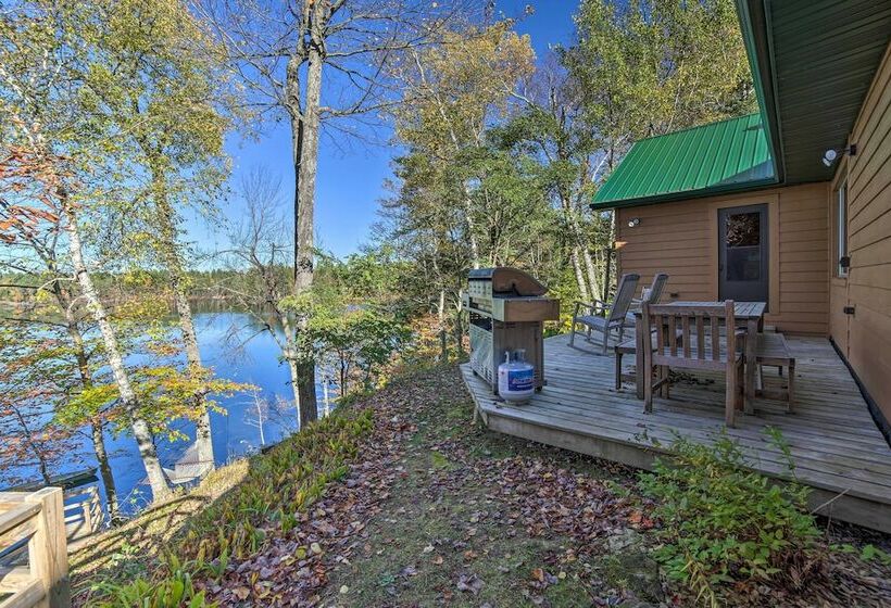 Cabin On Powell Lake W/ On Site Snowmobile Trails!