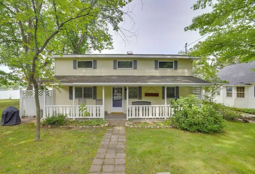 Waterfront Cable Lake Cabin W/ Grill!