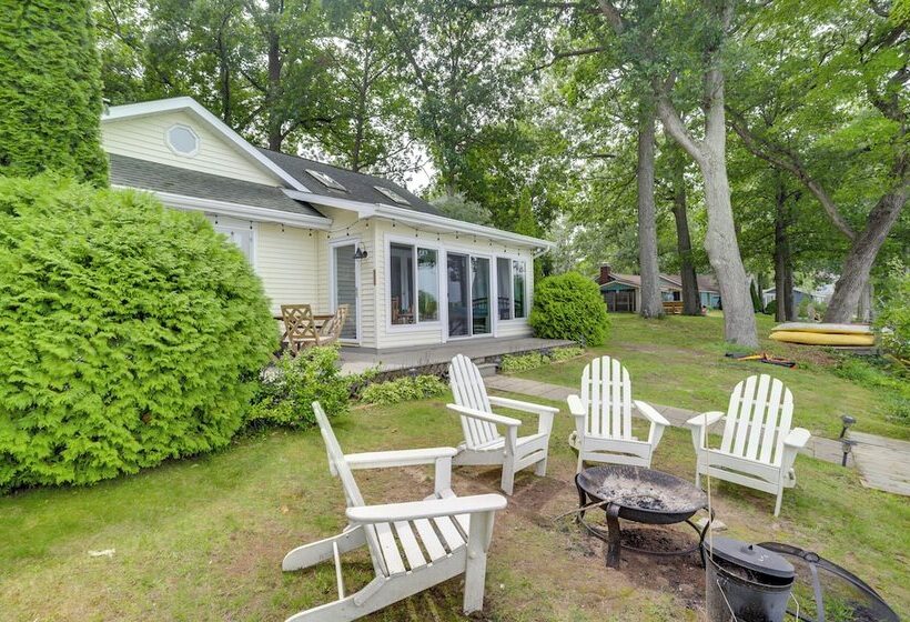 Waterfront Cable Lake Cabin W/ Grill!