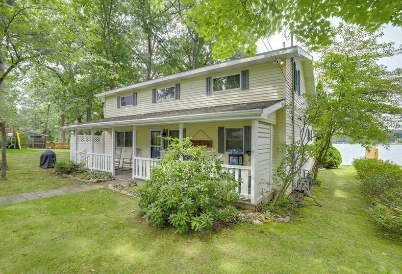 Waterfront Cable Lake Cabin W/ Grill!