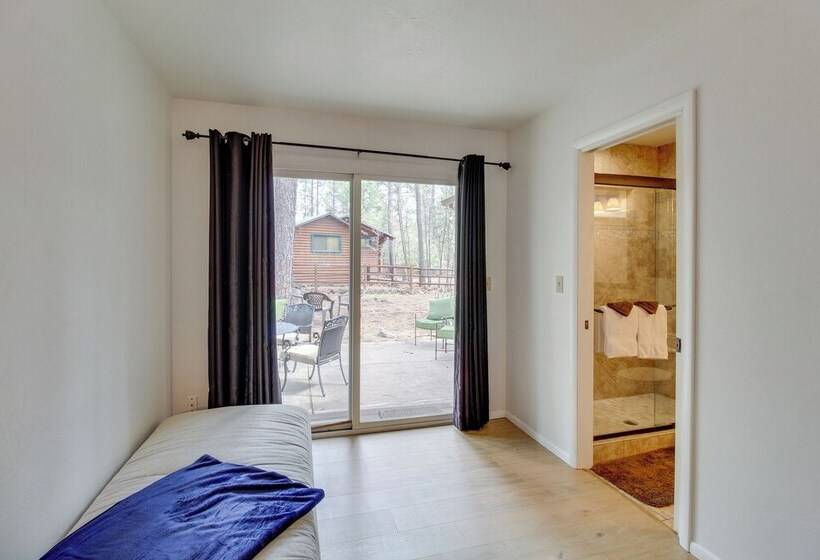 Near Golf & Hiking: Updated Country Club Cabin!