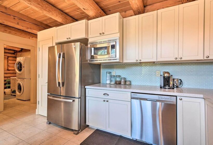 Updated Groveland Cabin W/ Wraparound Deck!