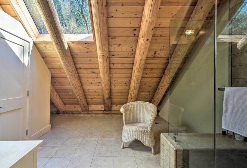 Updated Groveland Cabin W/ Wraparound Deck!