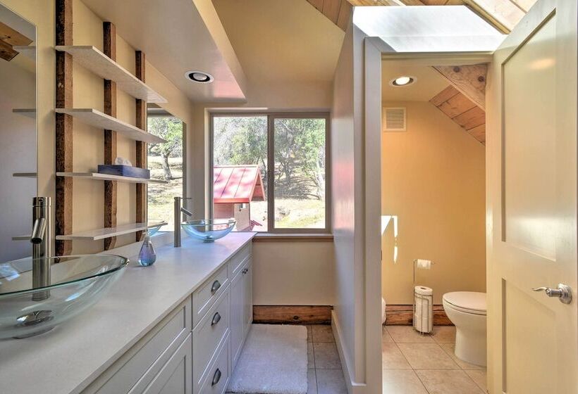 Updated Groveland Cabin W/ Wraparound Deck!