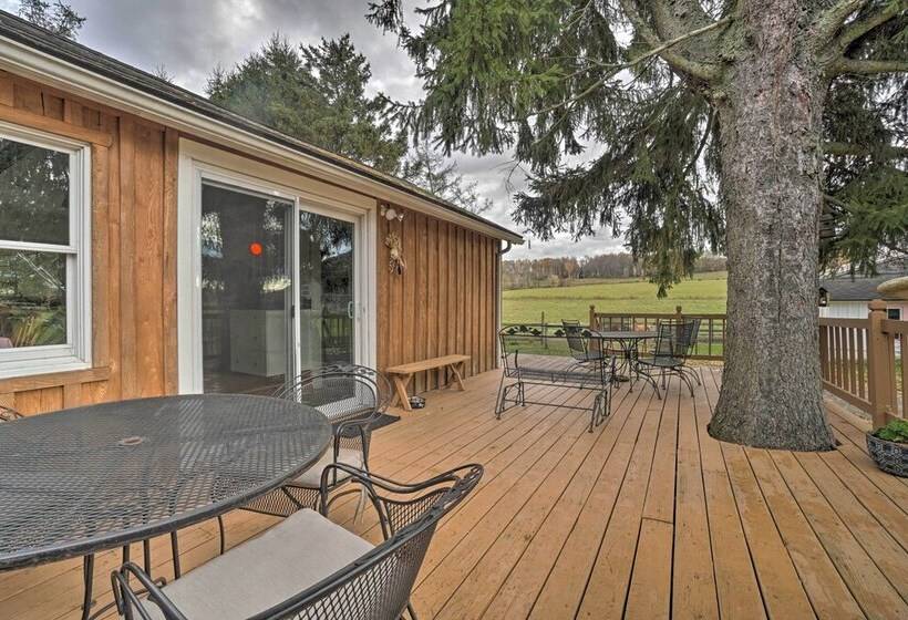 Vintage Farmhouse ~ 2 1/2 Mi To Mount Pleasant Ski