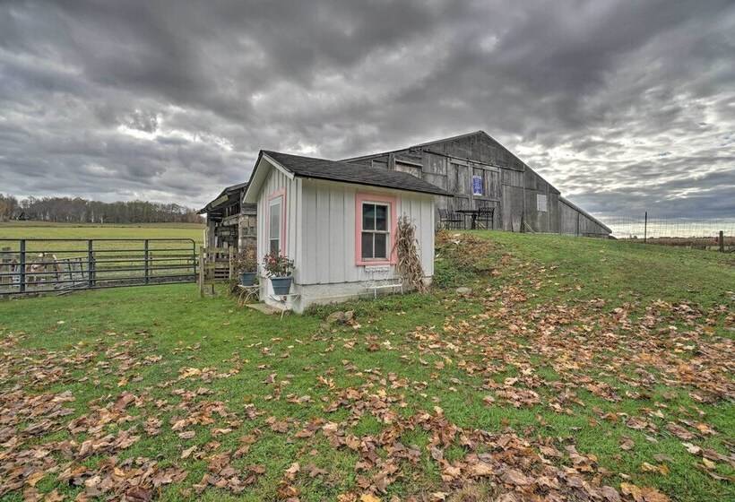 Vintage Farmhouse ~ 2 1/2 Mi To Mount Pleasant Ski