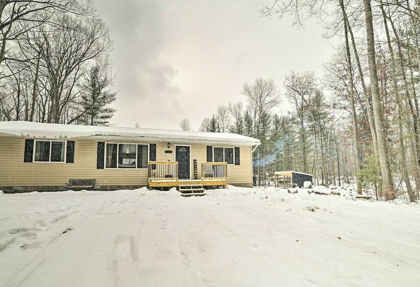 Warm & Welcoming Family Home Near Jose Lake!