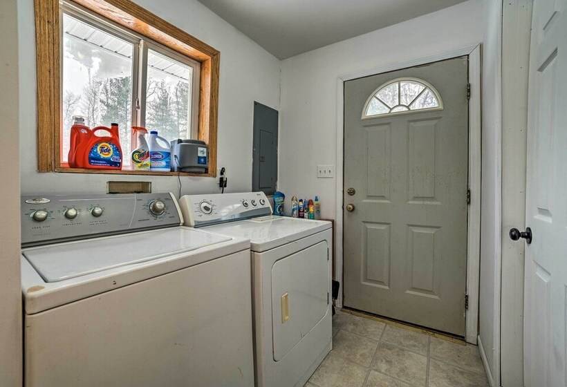 Warm & Welcoming Family Home Near Jose Lake!