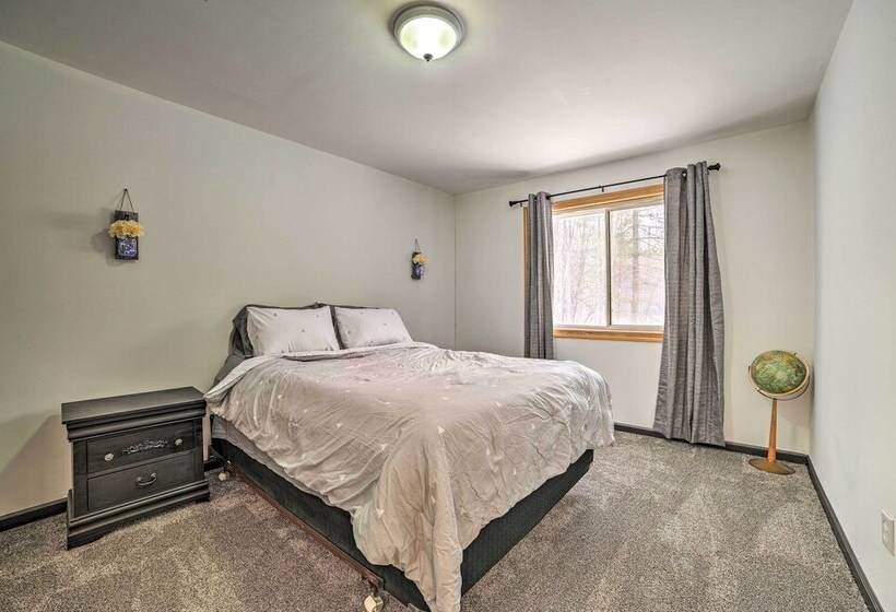 Warm & Welcoming Family Home Near Jose Lake!