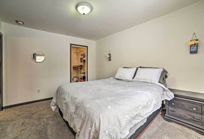 Warm & Welcoming Family Home Near Jose Lake!