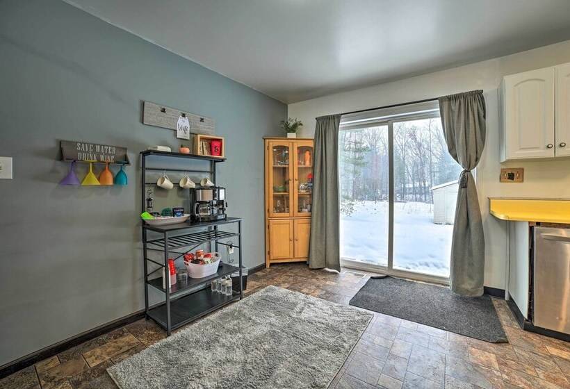 Warm & Welcoming Family Home Near Jose Lake!