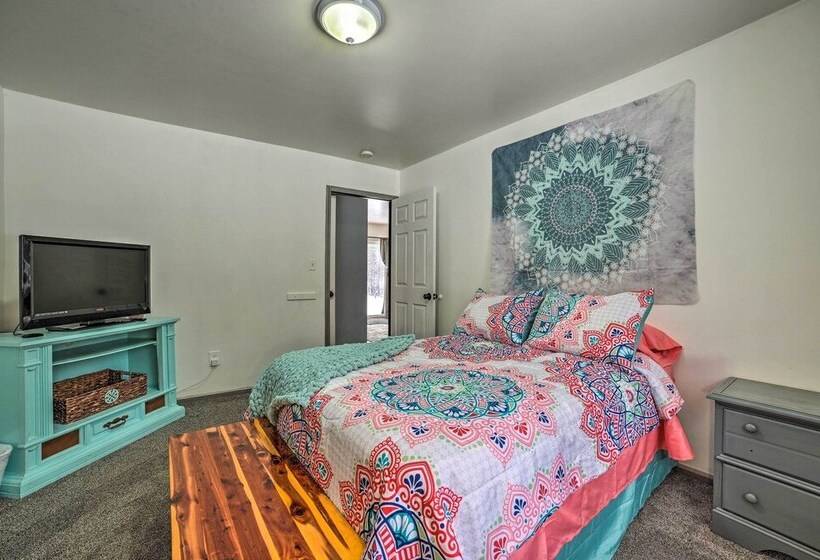 Warm & Welcoming Family Home Near Jose Lake!