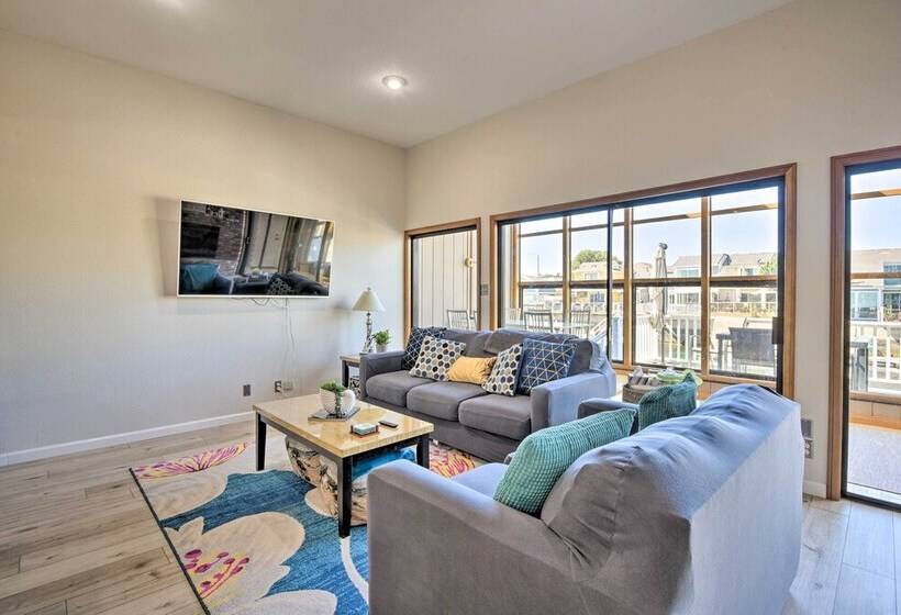 Waterfront Oxnard Escape W/ Kayaks & Dock!