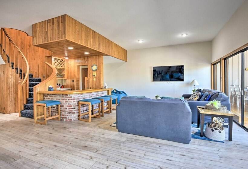 Waterfront Oxnard Escape W/ Kayaks & Dock!