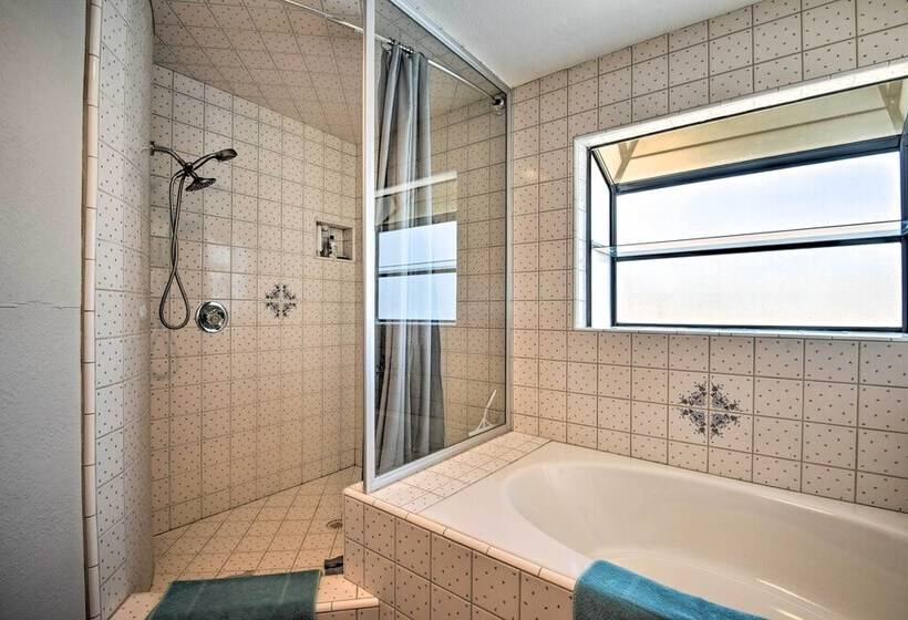 Waterfront Oxnard Escape W/ Kayaks & Dock!