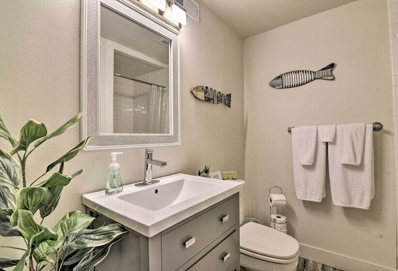 Waterfront Troutdale Hideaway: Sandy River Fishing