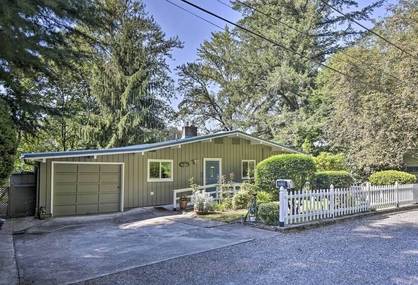 Waterfront Troutdale Hideaway: Sandy River Fishing