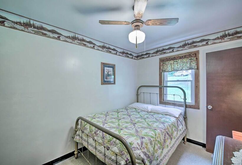 Waters Edge Retreat W/ Deck On Patoka Lake!