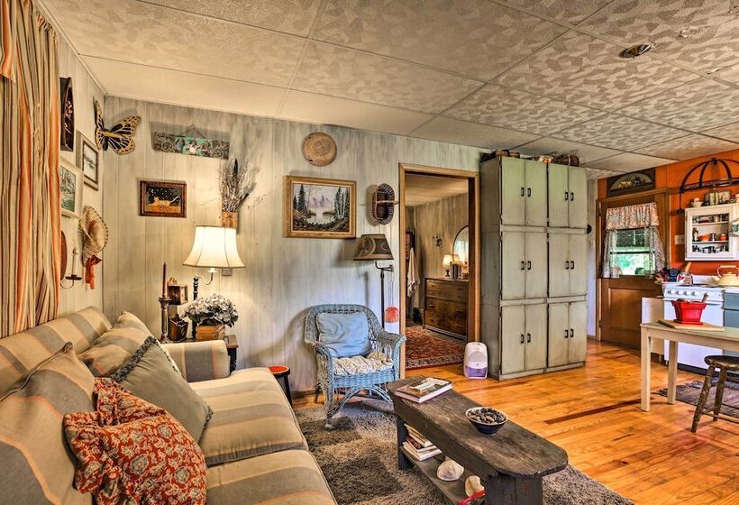 Wee Humble Cottage W/ Area Hunting + Canoeing!