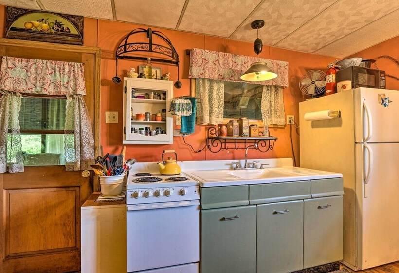 Wee Humble Cottage W/ Area Hunting + Canoeing!