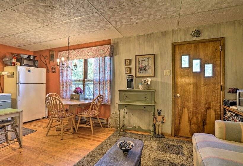 Wee Humble Cottage W/ Area Hunting + Canoeing!