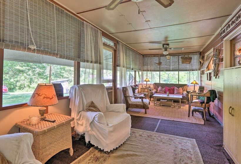 Wee Humble Cottage W/ Area Hunting + Canoeing!