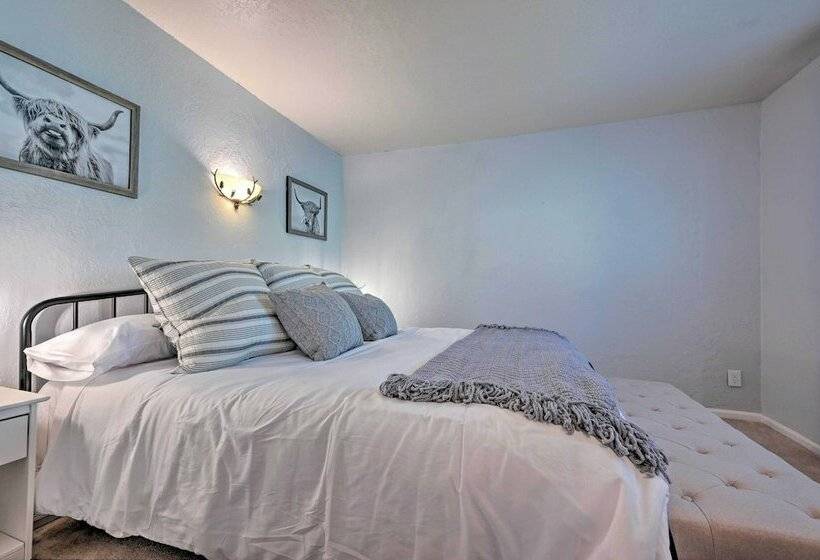 Whispering Pines Home: Fire Pit, Near Scenic Hikes