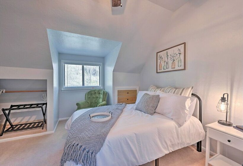 Whispering Pines Home: Fire Pit, Near Scenic Hikes