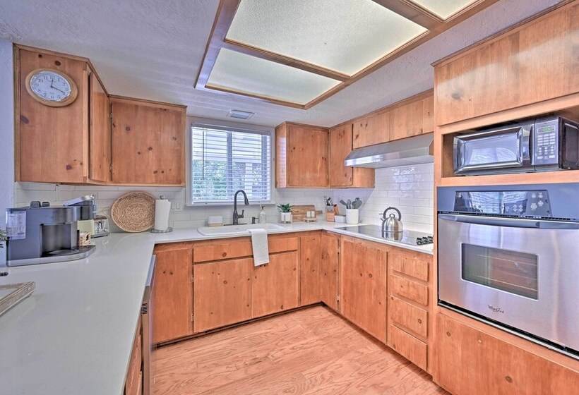 Whispering Pines Home: Fire Pit, Near Scenic Hikes