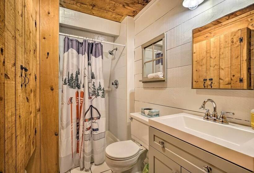 Wilmington Chalet W/ Hot Tub < 8 Mi To Mount Snow!