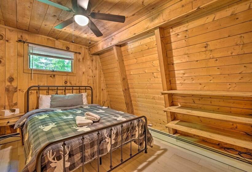 Wilmington Chalet W/ Hot Tub < 8 Mi To Mount Snow!