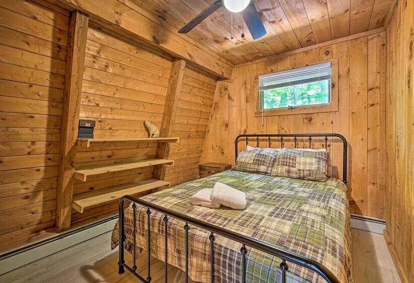 Wilmington Chalet W/ Hot Tub < 8 Mi To Mount Snow!