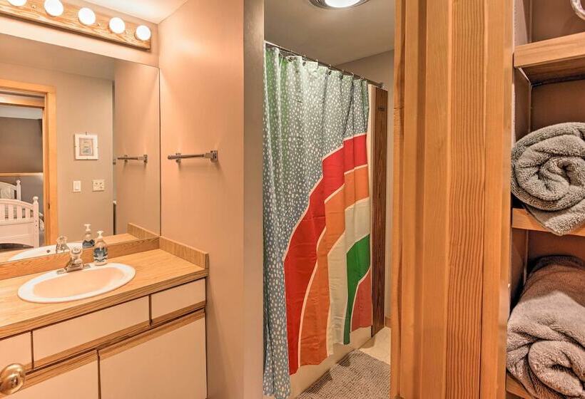 Wooded Waterfront Grantham Home < 10 Mi To Ski!