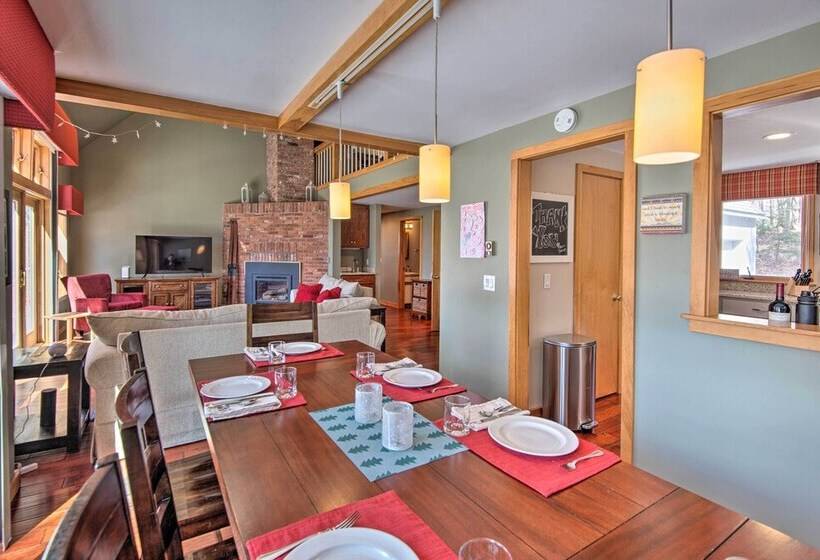 Wooded Waterfront Grantham Home < 10 Mi To Ski!