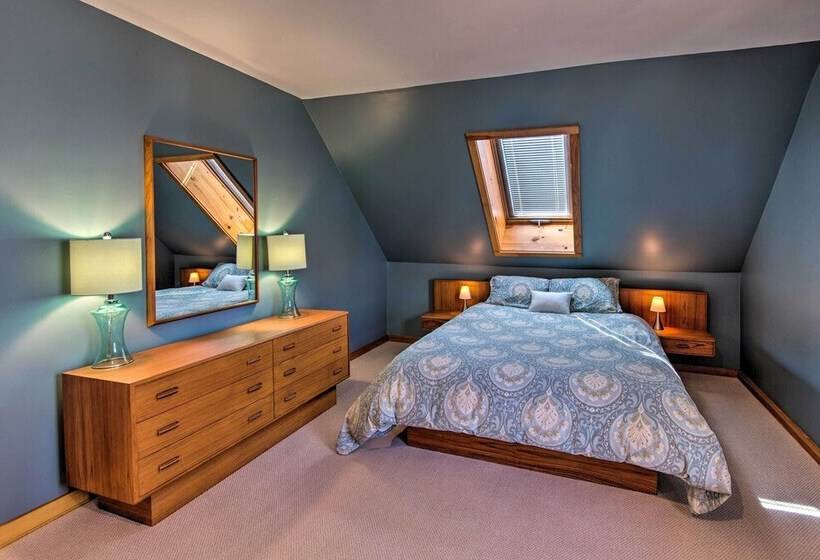 Wooded Waterfront Grantham Home < 10 Mi To Ski!