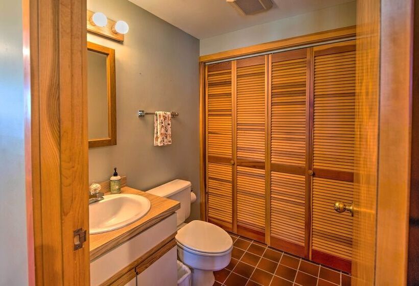 Wooded Waterfront Grantham Home < 10 Mi To Ski!