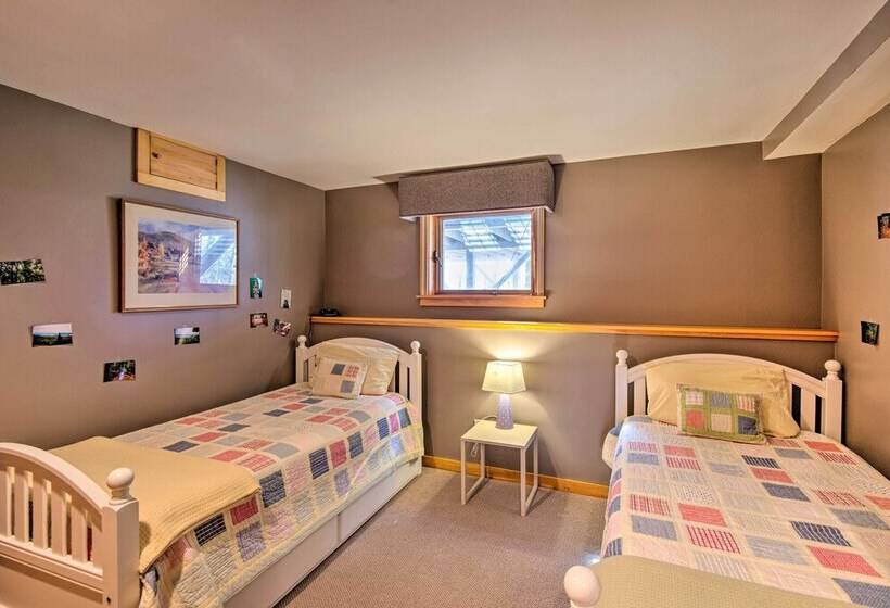 Wooded Waterfront Grantham Home < 10 Mi To Ski!